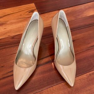 LIKE NEW 6.5 size Ann Taylor tan pumps